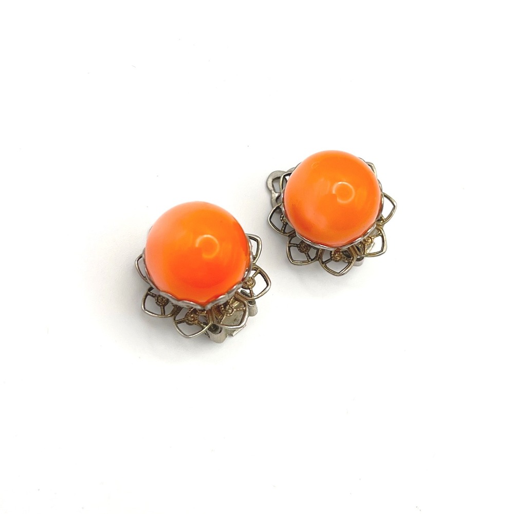 Vintage Orange Cabochon Filigree Floral Clip On Earrings Silver Tone Retro 0.75"